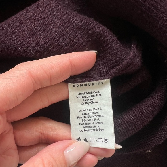 Aritzia community knit sweater with cashmere - Picture 2 of 4